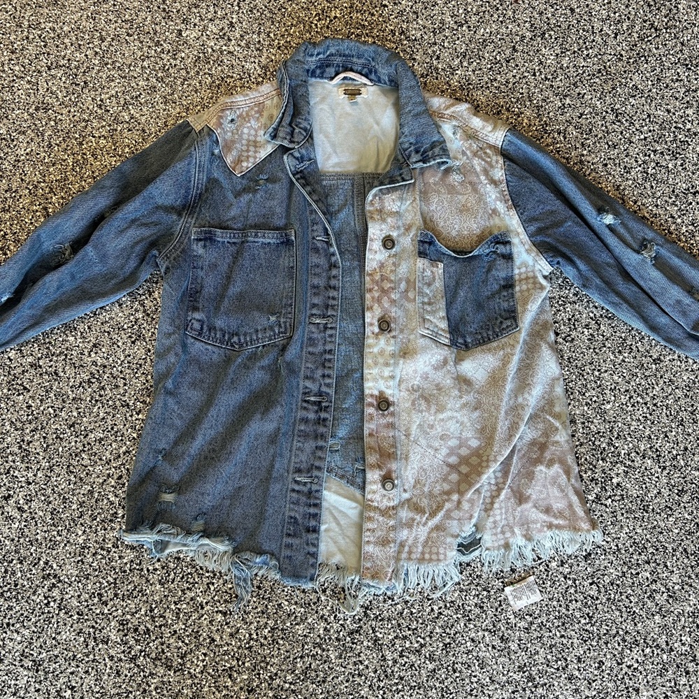 Gimmicks, Distressed Two-Tone Denim Shacket - Blue/Beige. XS